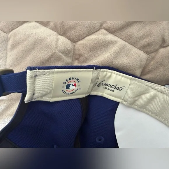 Fear of God ESSENTIALS
Los Angeles Dodgers 9FORTY Cap - Picture 7 of 8